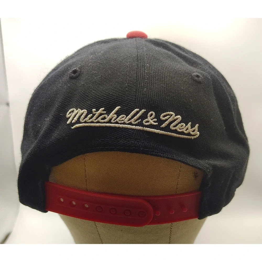 Mitchell Ness Miami Heat Hardwood Classics‎ Snapback Flat Bill Hat Black Red NBA